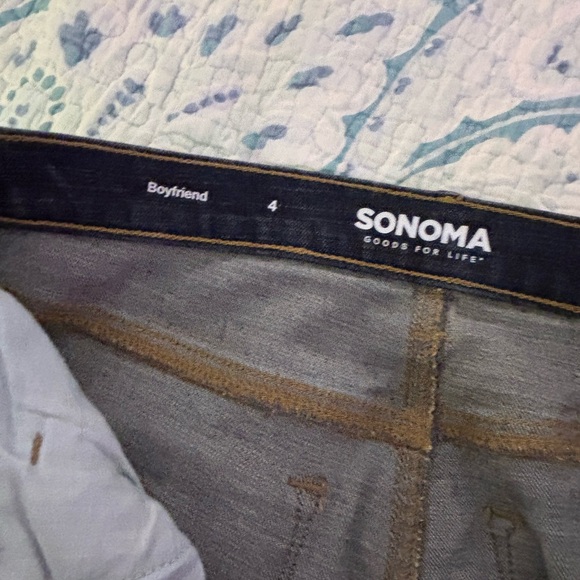 Sonoma Women’s Boyfriend Cut Jeans Size 4 - Picture 3 of 8
